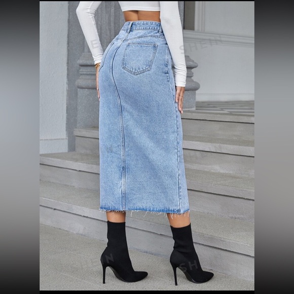 Stepped Waist Split Thigh light wash long raw hem Denim Skirt - Picture 3 of 8